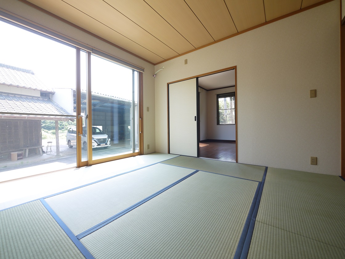 ご家族みんなが裸足でくつろげる特別な空間 1F和室8帖です