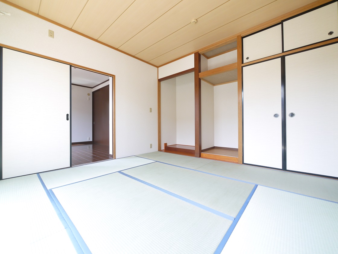 採光の良い和室はのんびりと寛げる空間 1F和室8帖です