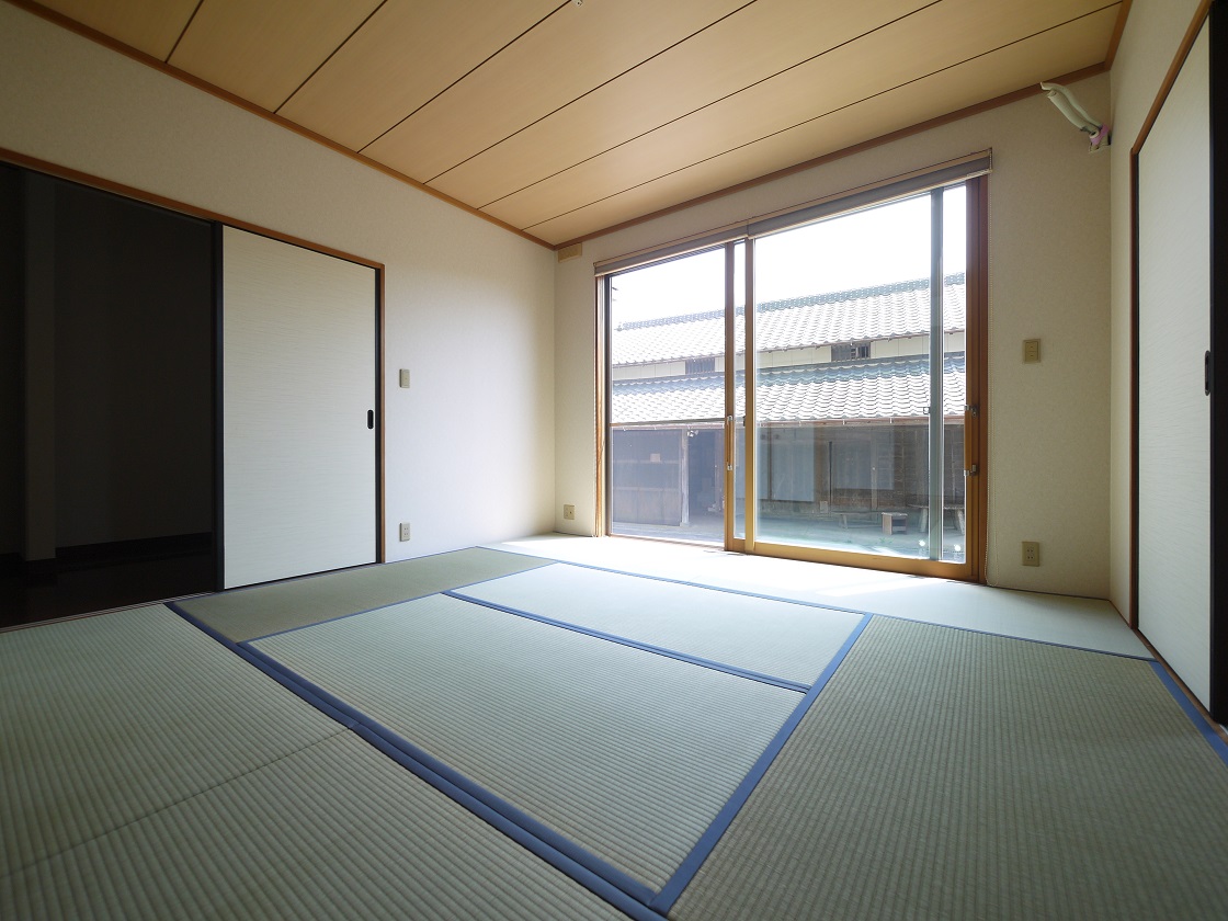 ゆとりある8帖の和室です