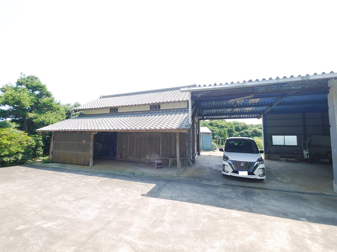 敷地内です