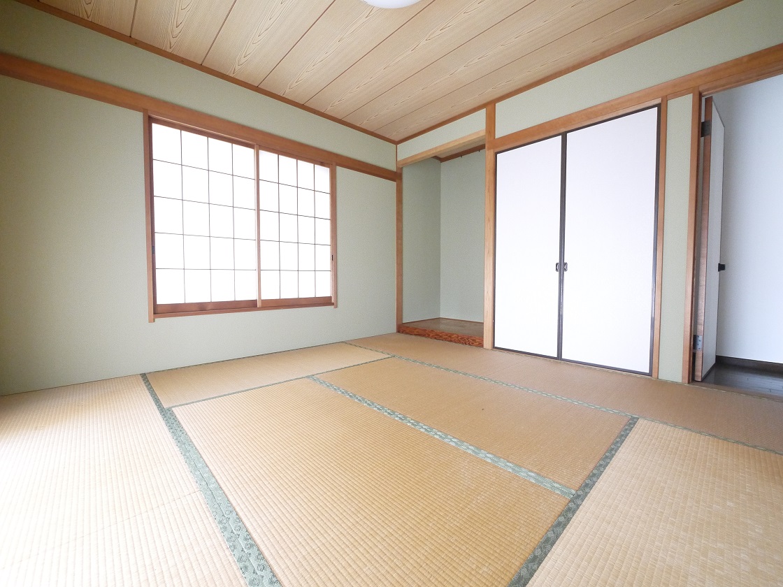 床の間付きの情緒漂う和室8帖です