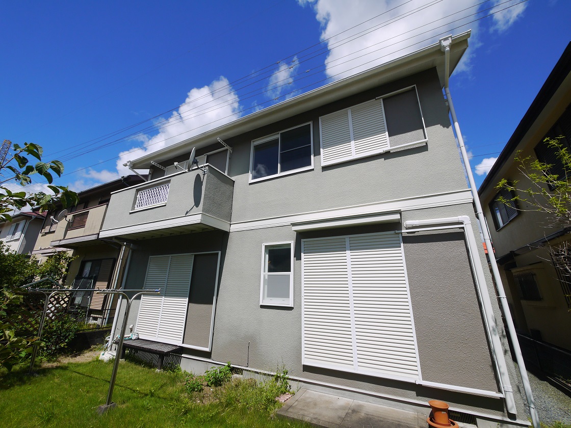 温かな陽射しがこぼれ風が通り抜ける住まい