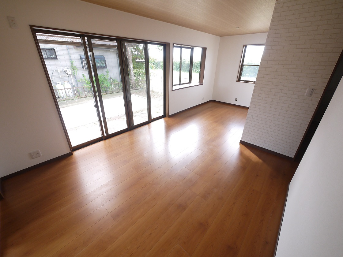 ご家族の会話がはずむ、開放的なLDKです