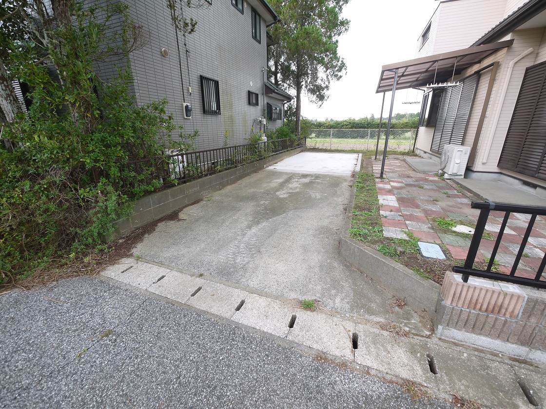 セカンドカーにも便利な駐車2台可
