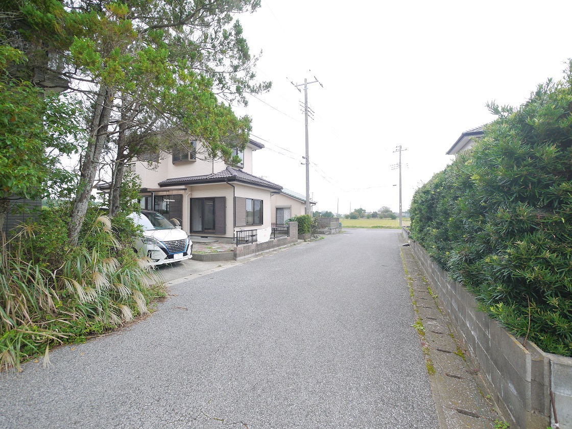 前面道路です