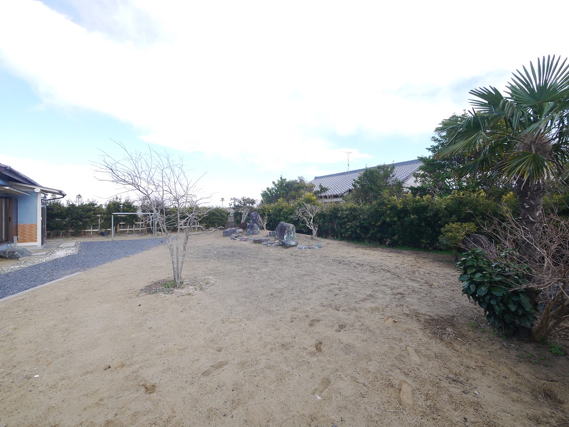 ご家族の思い出を育む、用途多彩な広々敷地
