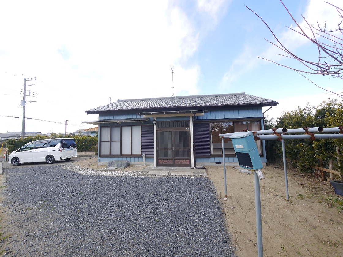 おだやかな日差しのもと豊かなひと時を家族と共に暮らす平屋住宅