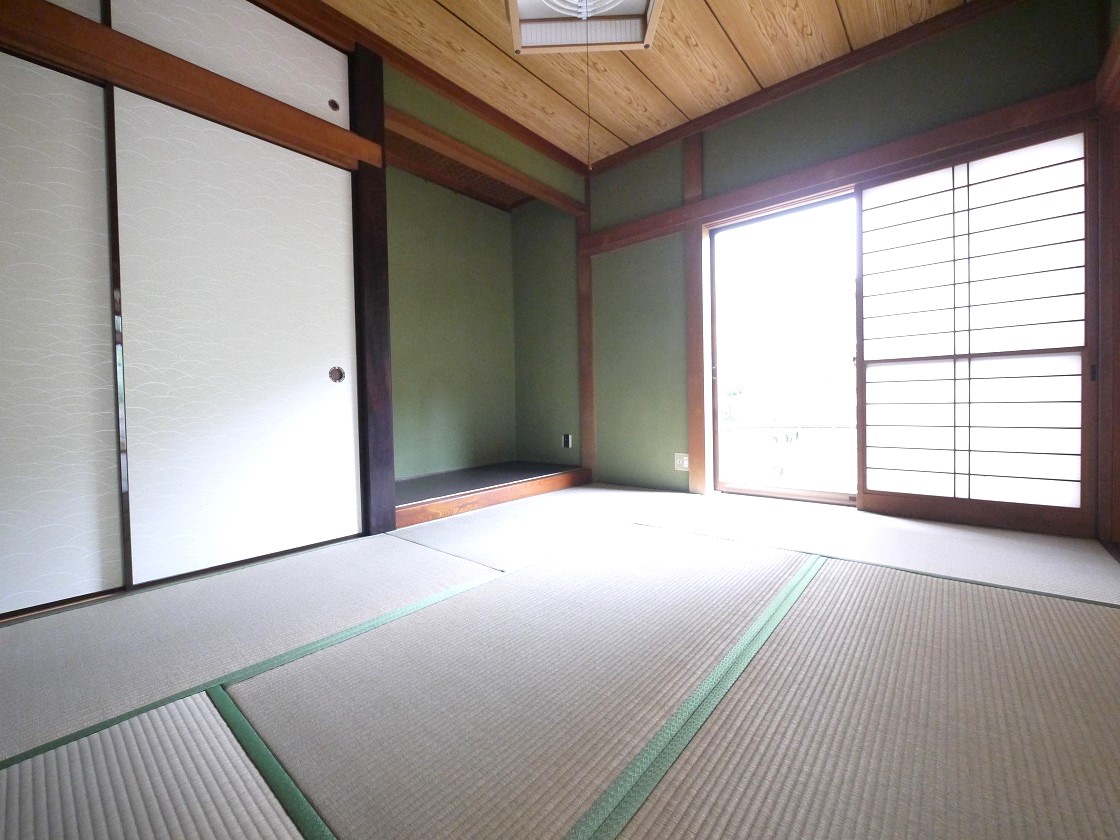 床の間付きの情緒漂う和室7.5帖です