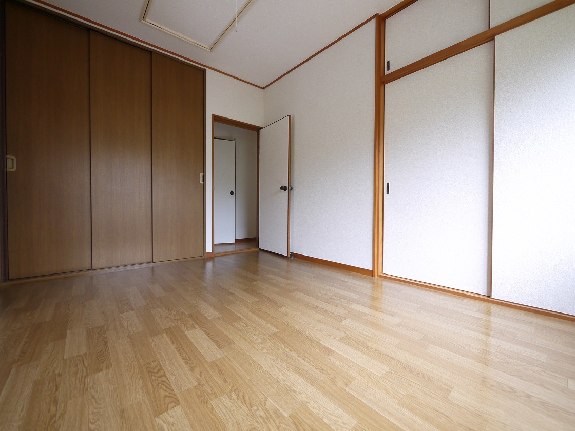 2F洋室6帖です(小屋裏収納付)