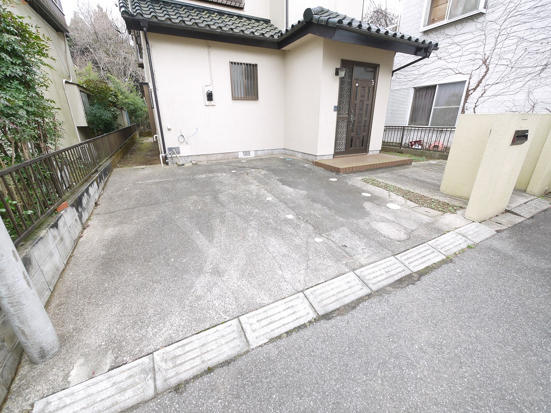 ゆったり駐車スペース2台可