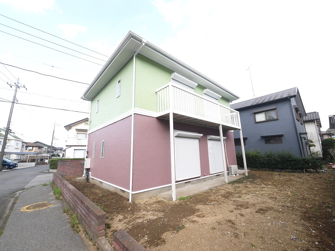 温かな陽射しがこぼれ風が通り抜ける住まい