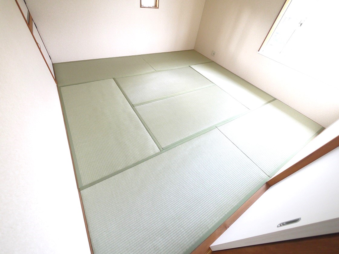 2F和室8帖です