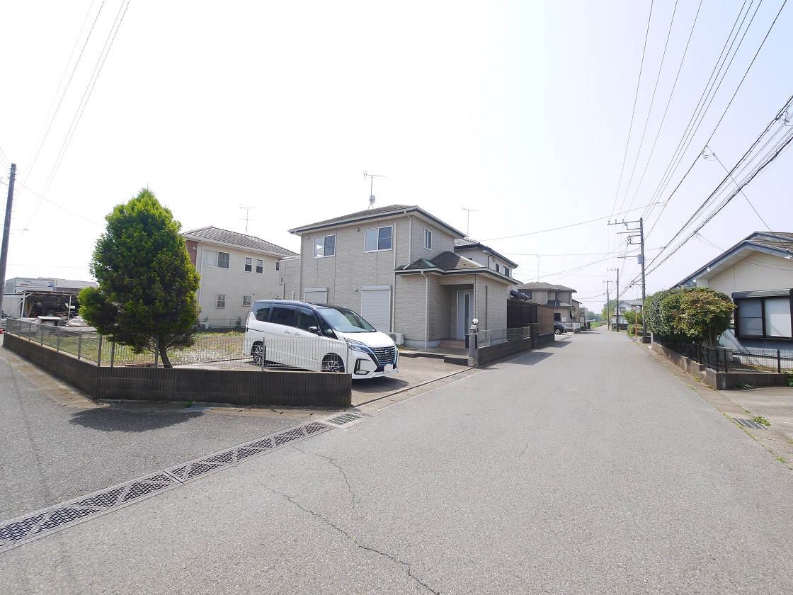 前面道路です