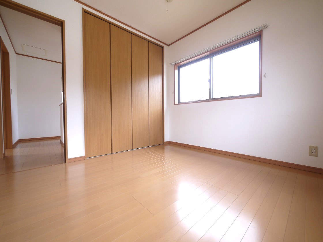 2F洋室5.4帖です