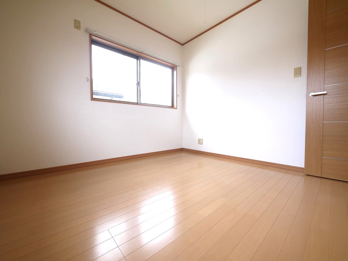 2F洋室5.4帖です