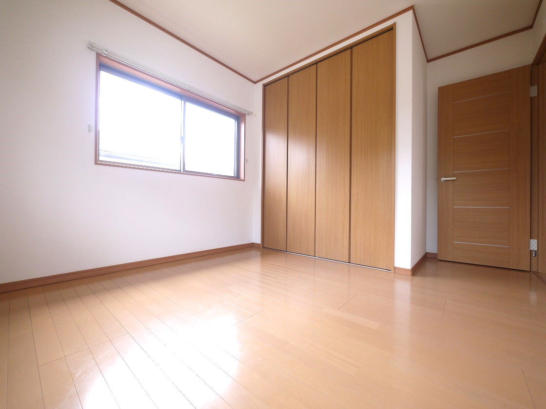 2F洋室6帖です