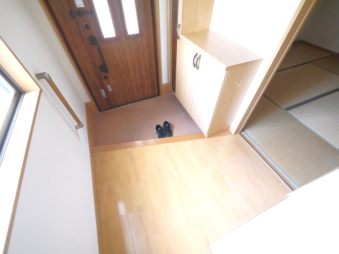 いつも気持ち良くご家族を迎えられる玄関収納付です