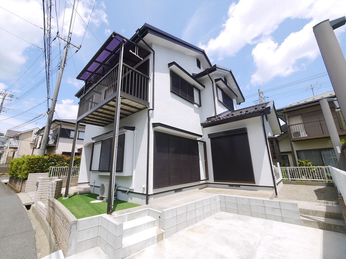 たっぷりの陽光に包まれる明るい住まい