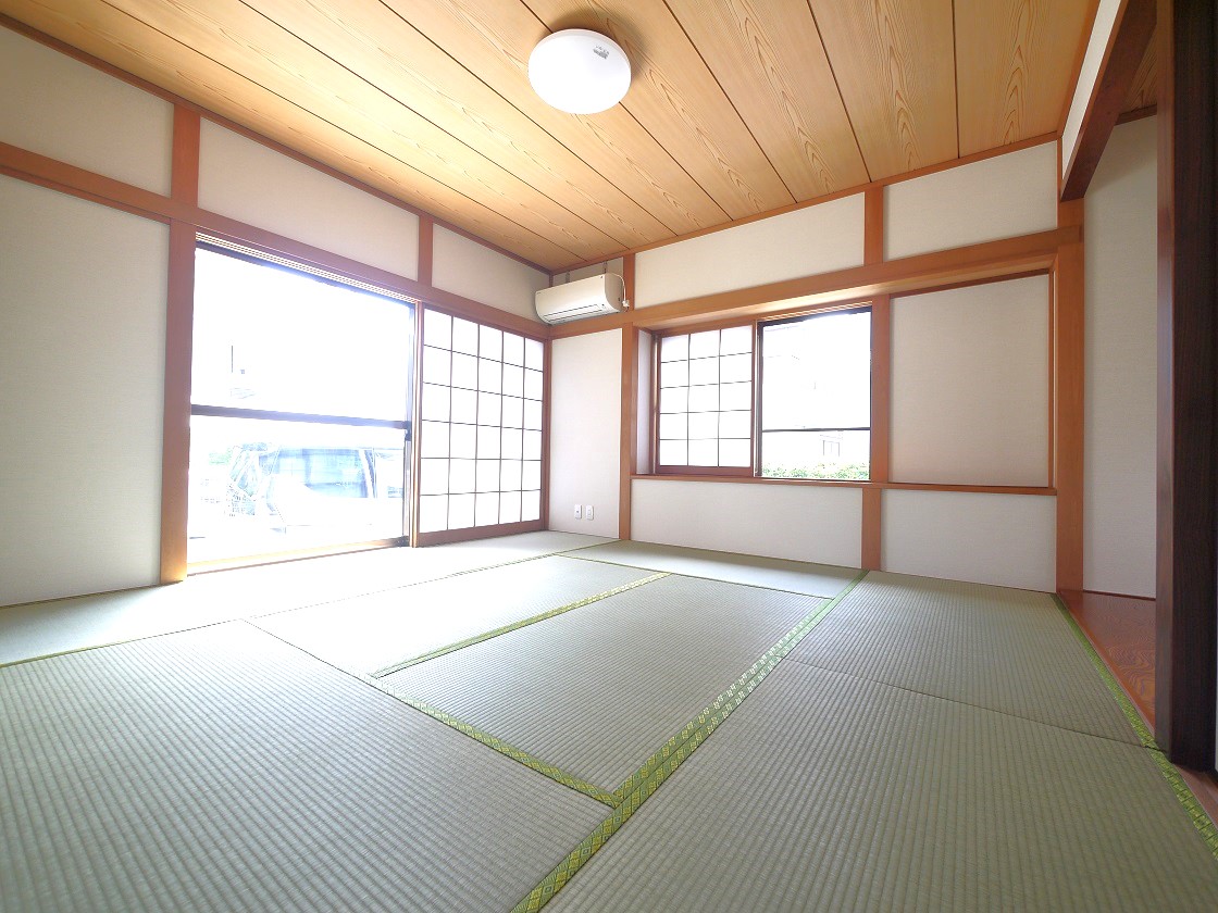 しっとりと落ち着いた雰囲気の和室8帖です