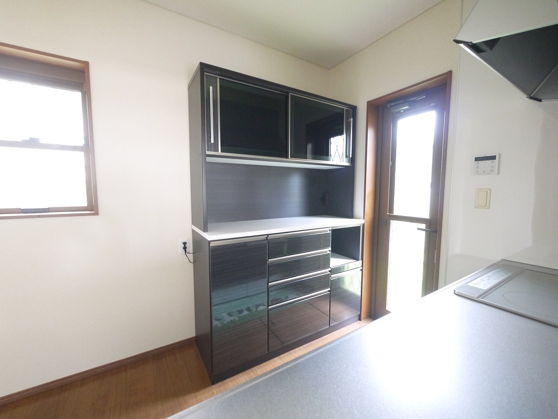 キャビネット付で機能性収納性に溢れるキッチン。毎日楽しくお料理が出来そうです。