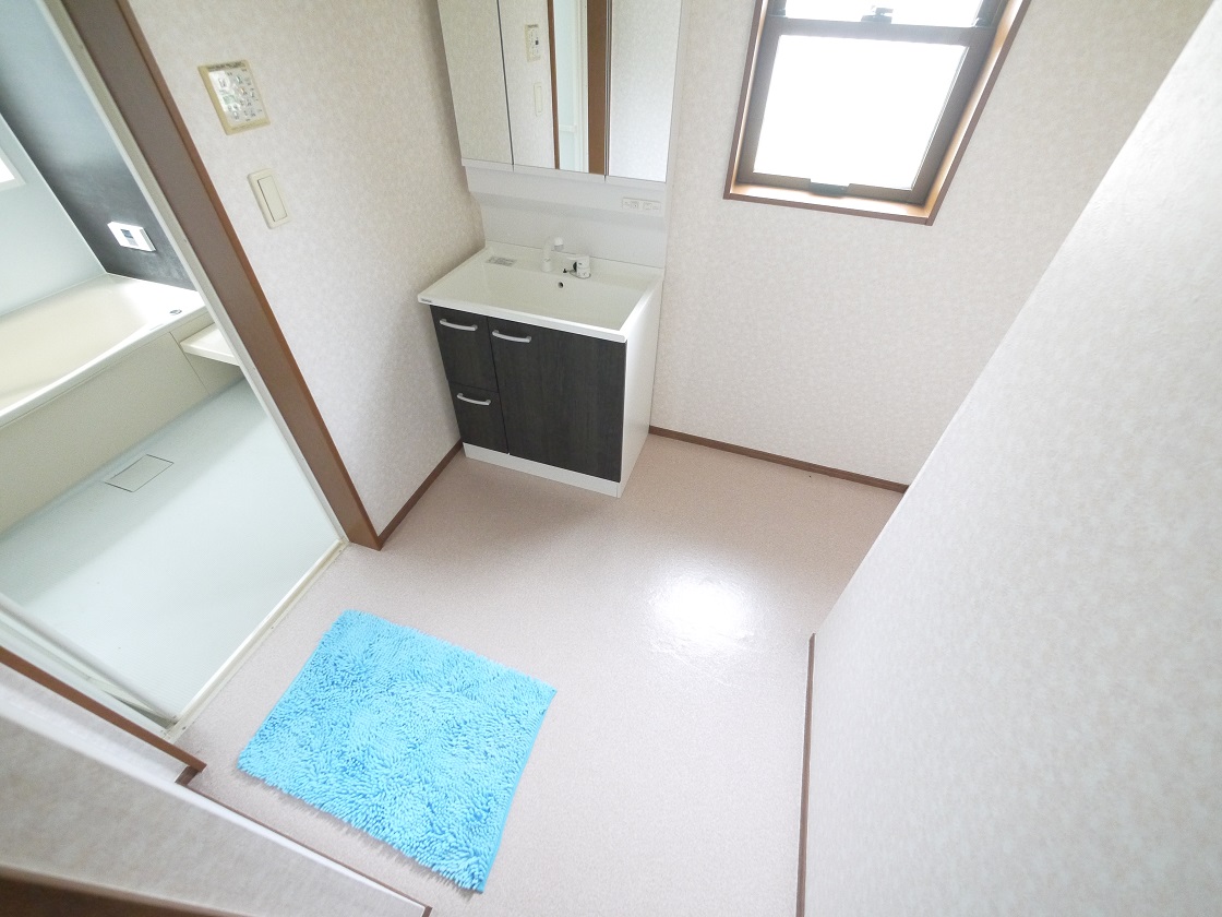 上質な洗面空間がゆとりの時間を演出します