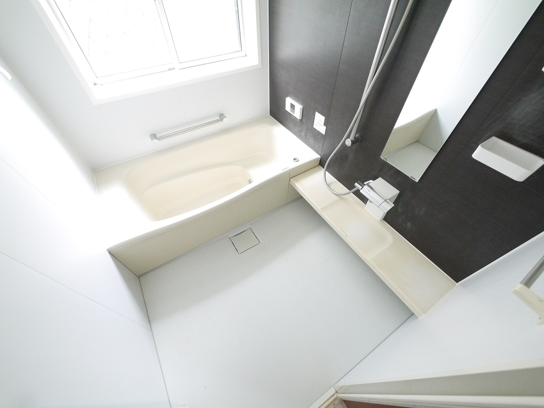 1.25坪の広さを設けた浴室でゆったりバスタイム 雨の日のお洗濯にも大活躍な浴室乾燥機付