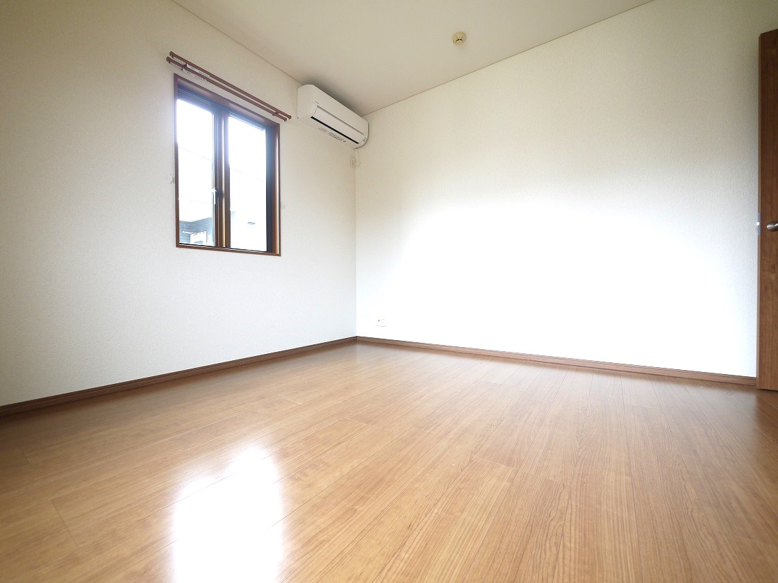 2F洋室7.6帖です