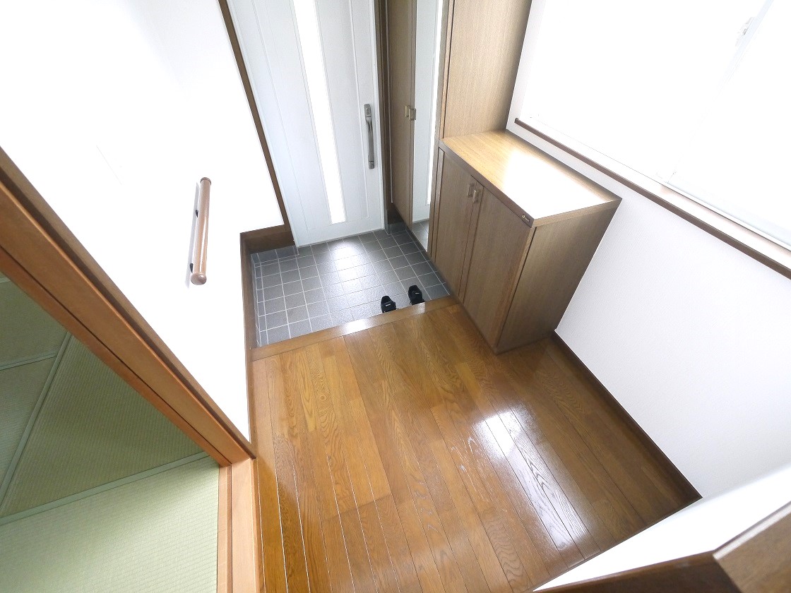 いつも気持ち良くご家族を迎えられる玄関収納付です