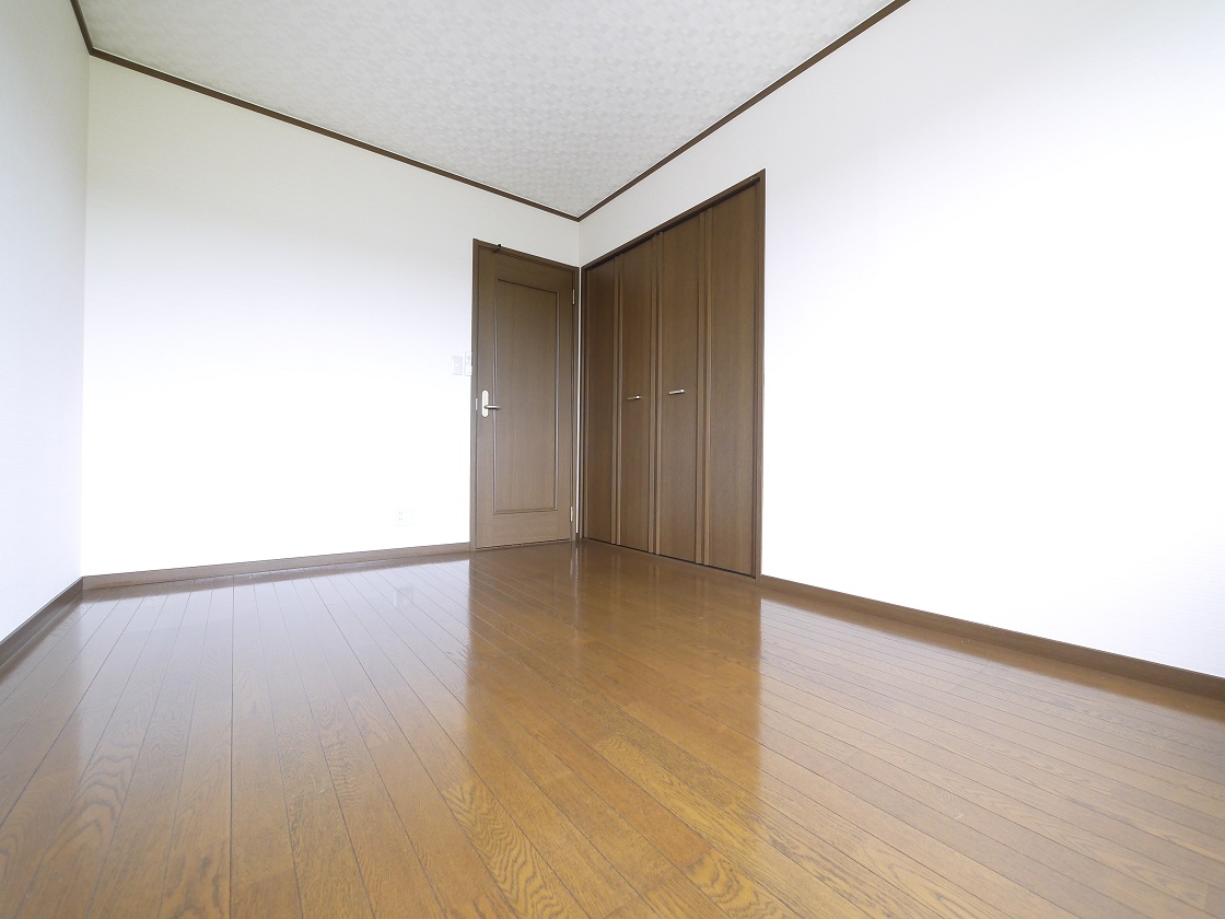 2F洋室6帖です