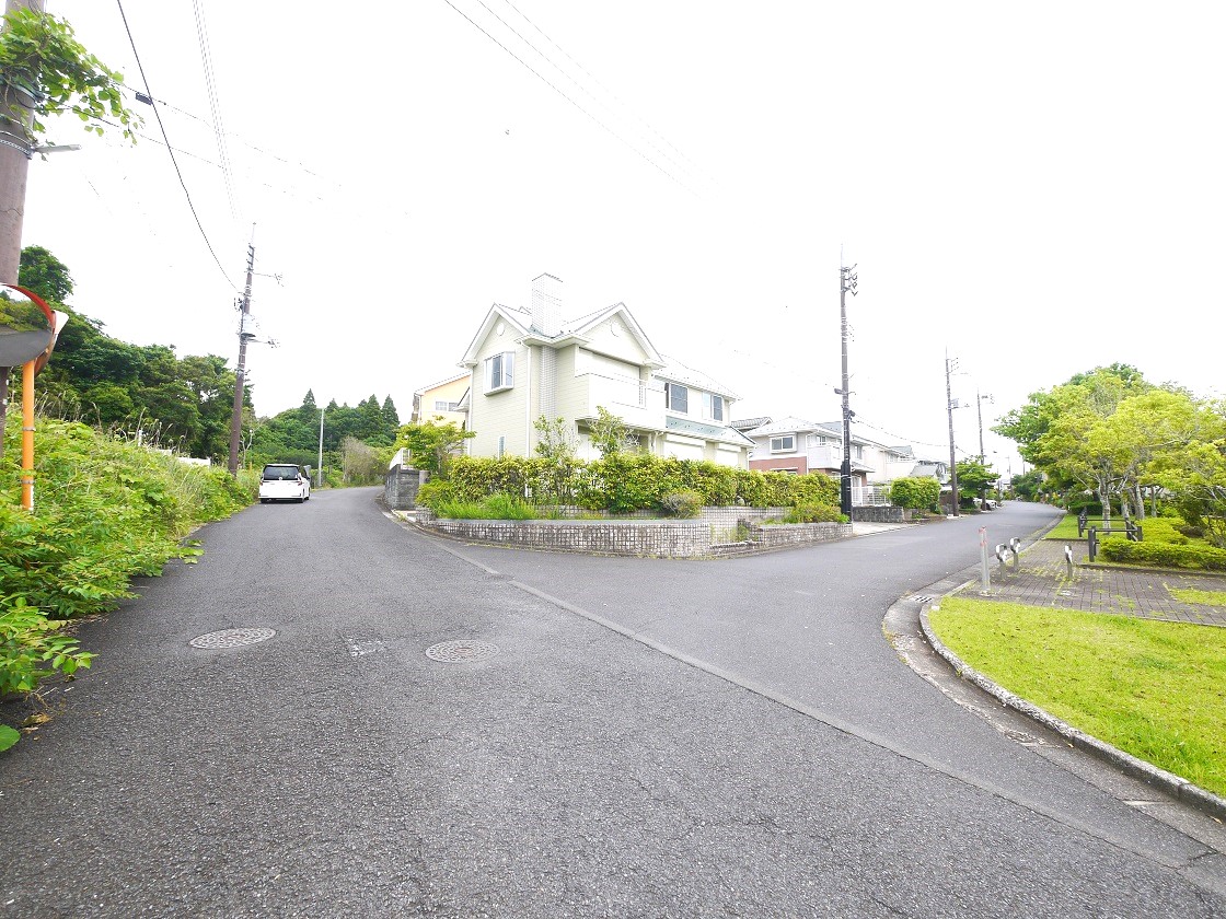 前面道路です