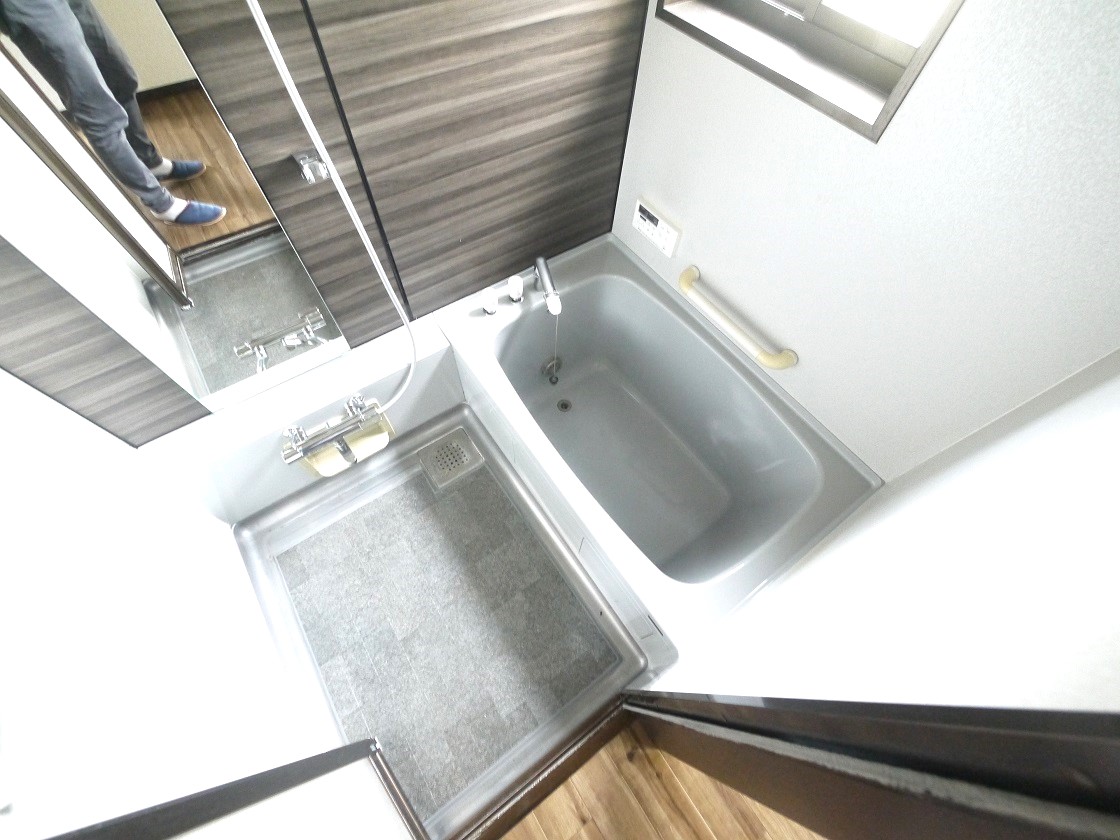 一日の疲れを癒す浴室は心地よいバスタイムを実現