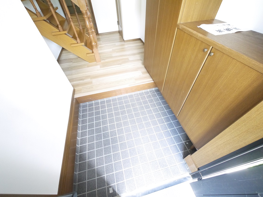 散らかりがちな玄関もスッキリの玄関収納付です