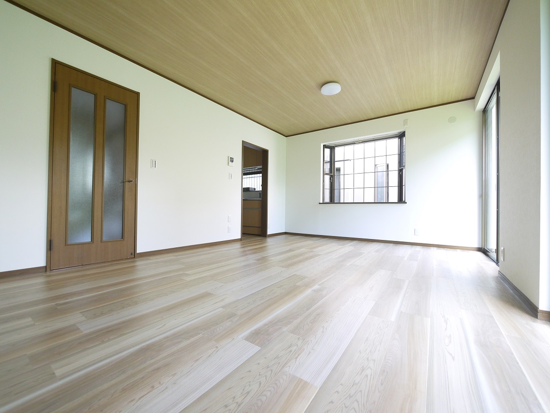 ご家族の会話がはずむ、開放的なLDKです