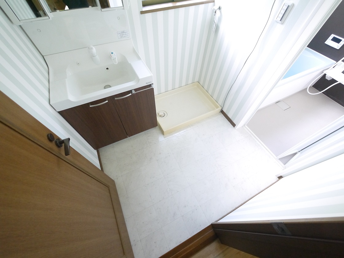 上質な洗面空間がゆとりの時間を演出します