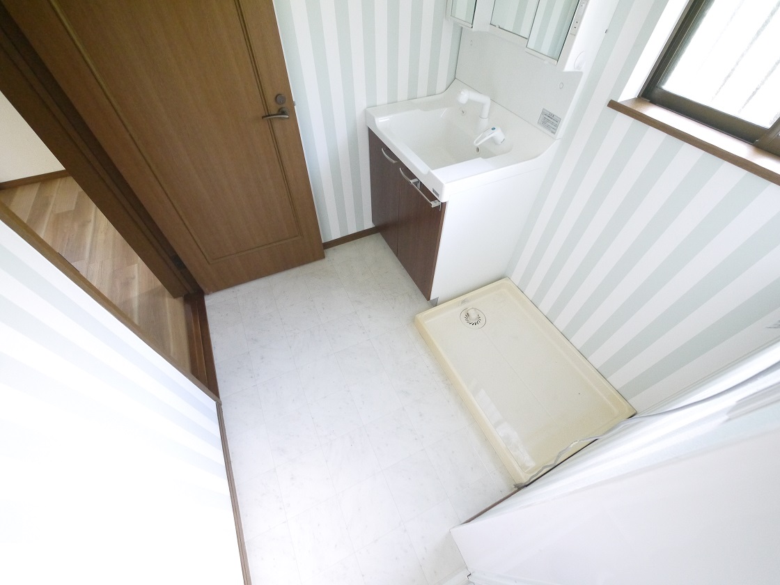 ゆとりの洗面スペースで朝の身支度もスムーズに