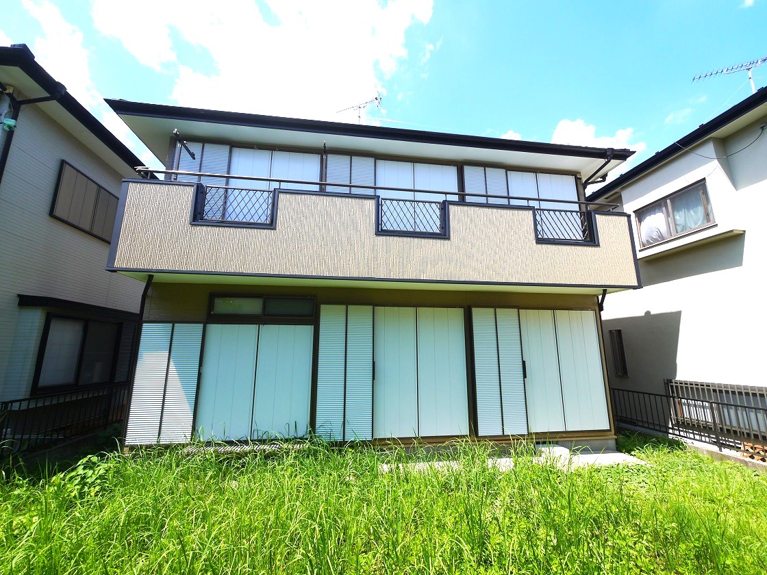 温かな陽射しがこぼれ風が通り抜ける住まい