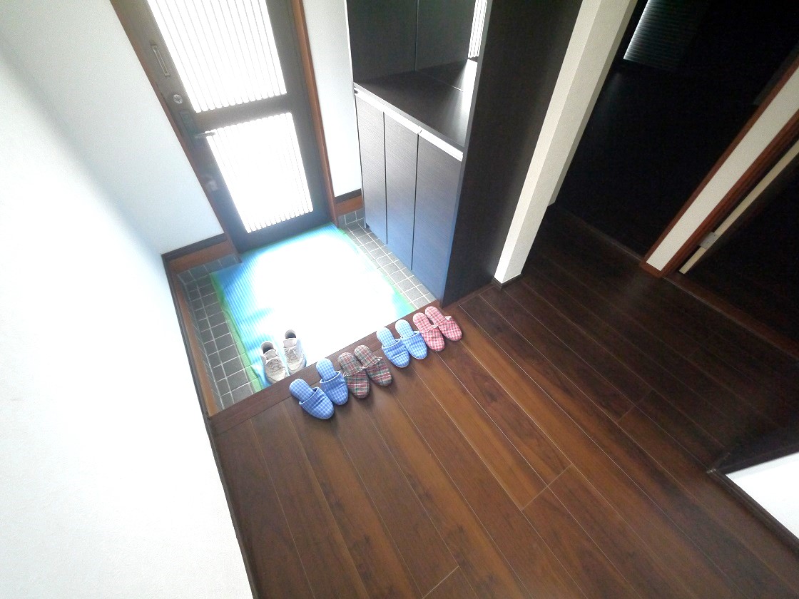いつも気持ち良くご家族を迎えられる玄関収納付です