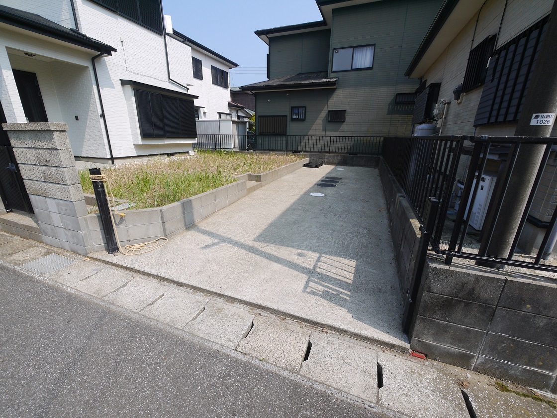 セカンドカーにも便利な駐車2台可