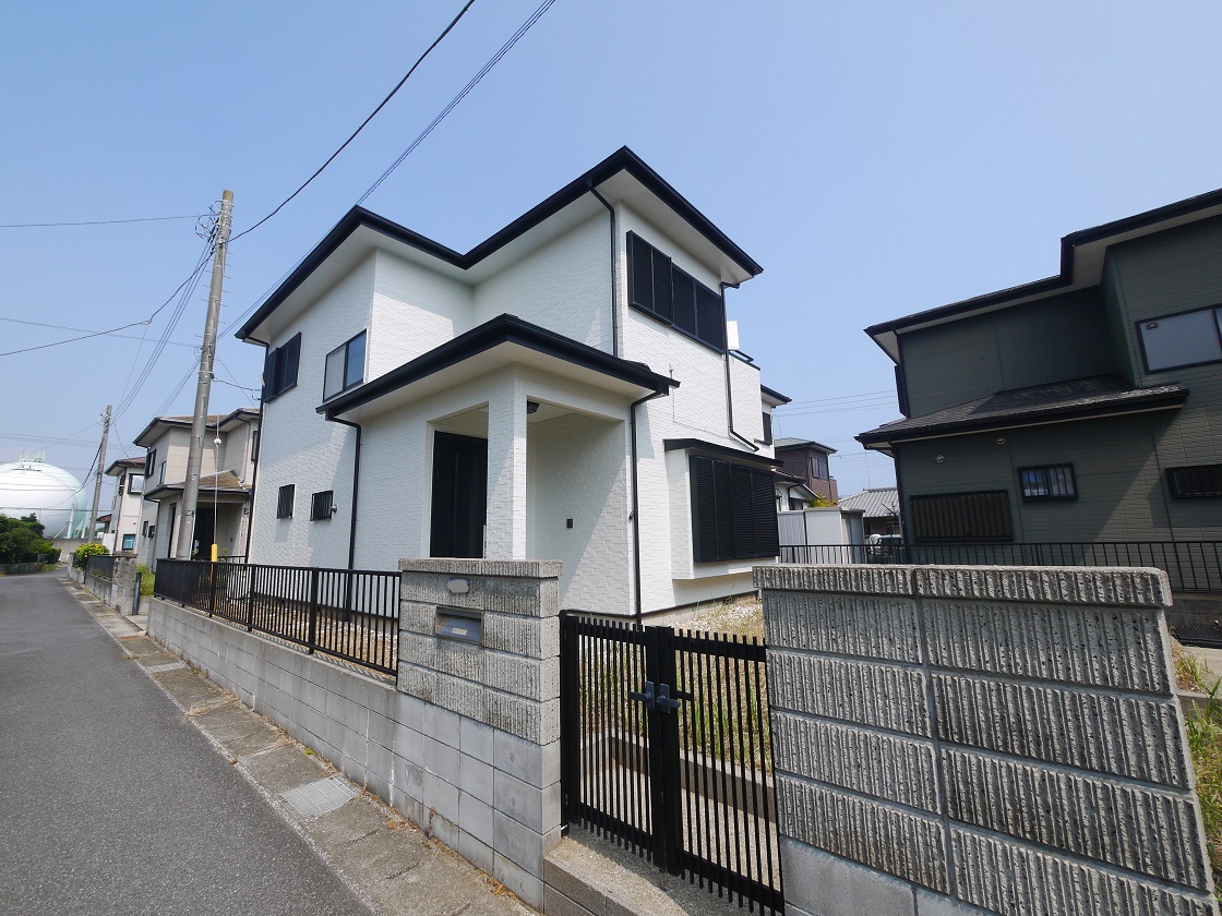おだやかな日差しのもと豊かなひと時を家族と共に暮らす家