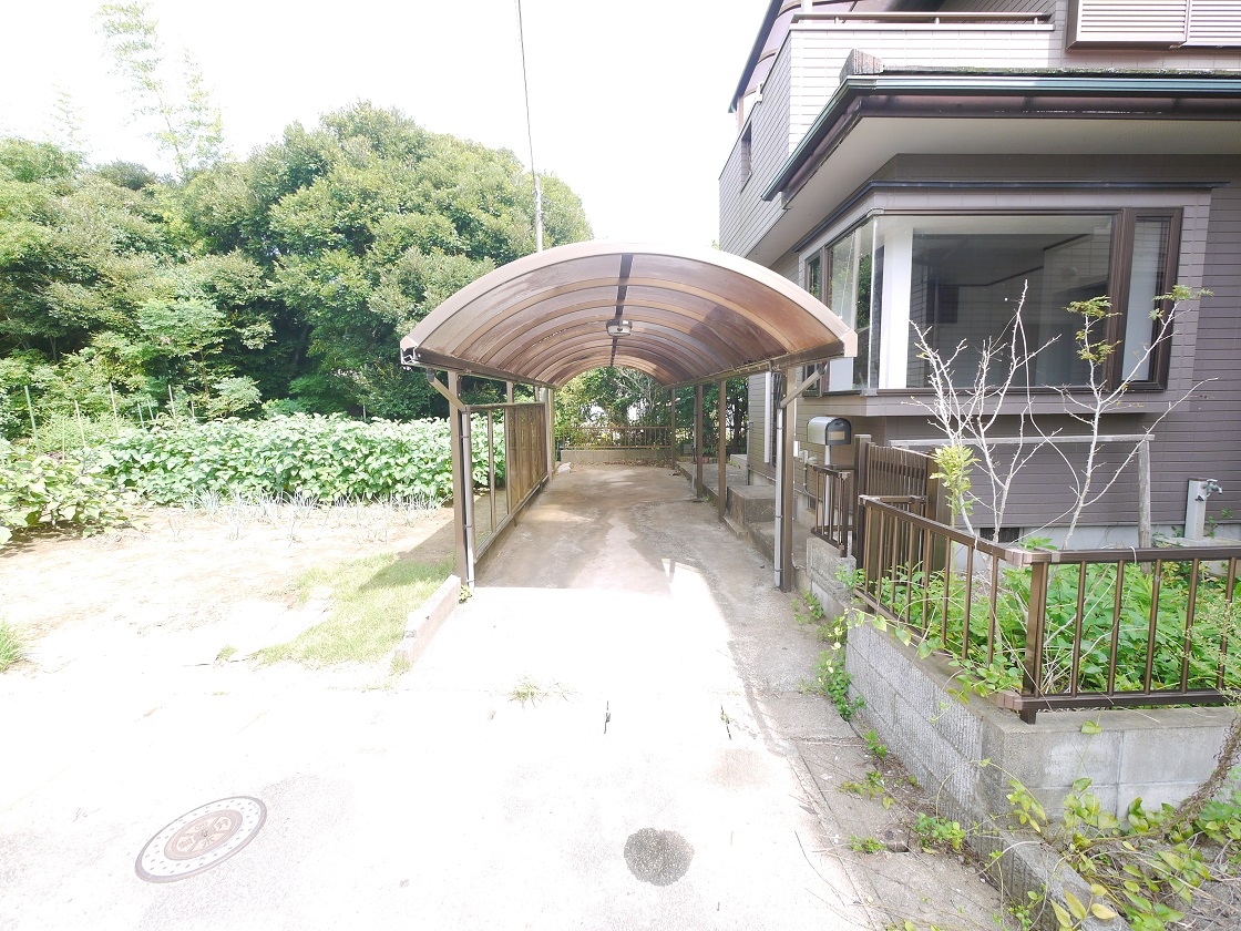 セカンドカーにも便利な駐車2台可