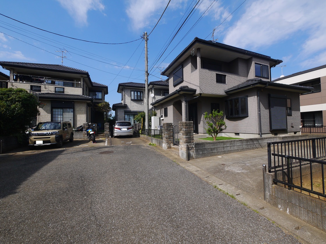 前面道路です