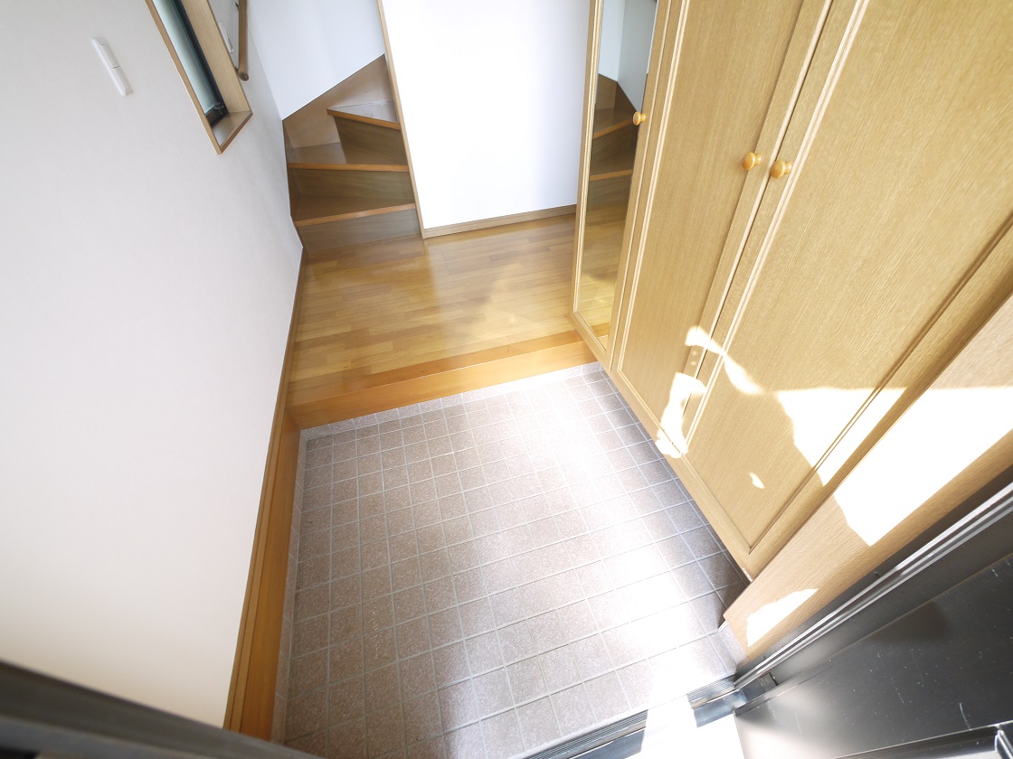 散らかりがちな玄関もスッキリの玄関収納付です