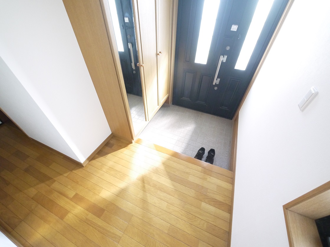 いつも気持ち良くご家族を迎えられる玄関収納付です