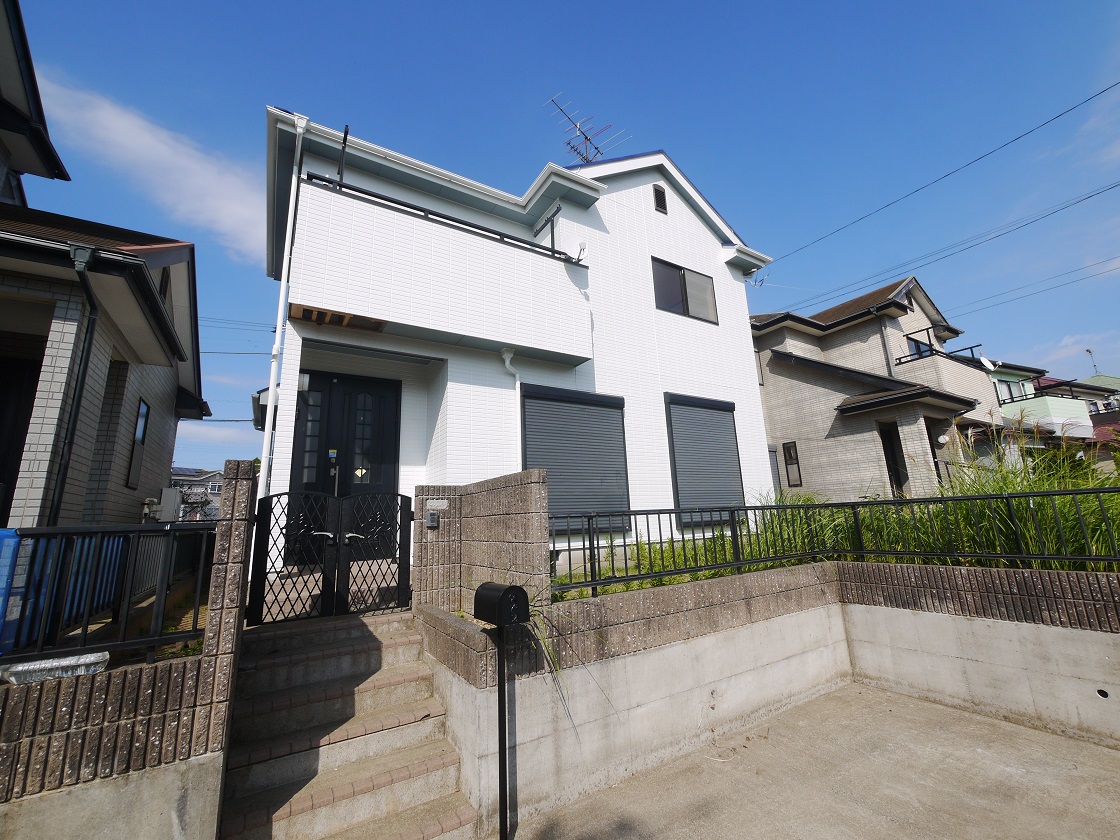 たっぷりの陽光に包まれる明るい住まい