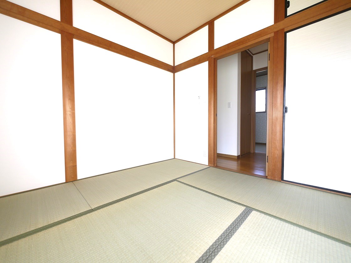 採光の良い和室はのんびりと寛げる空間 1F和室4.5帖