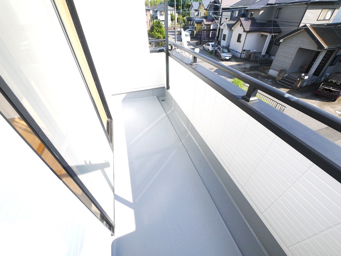 わが家のバルコニーで子供の通学、帰宅が確認できます