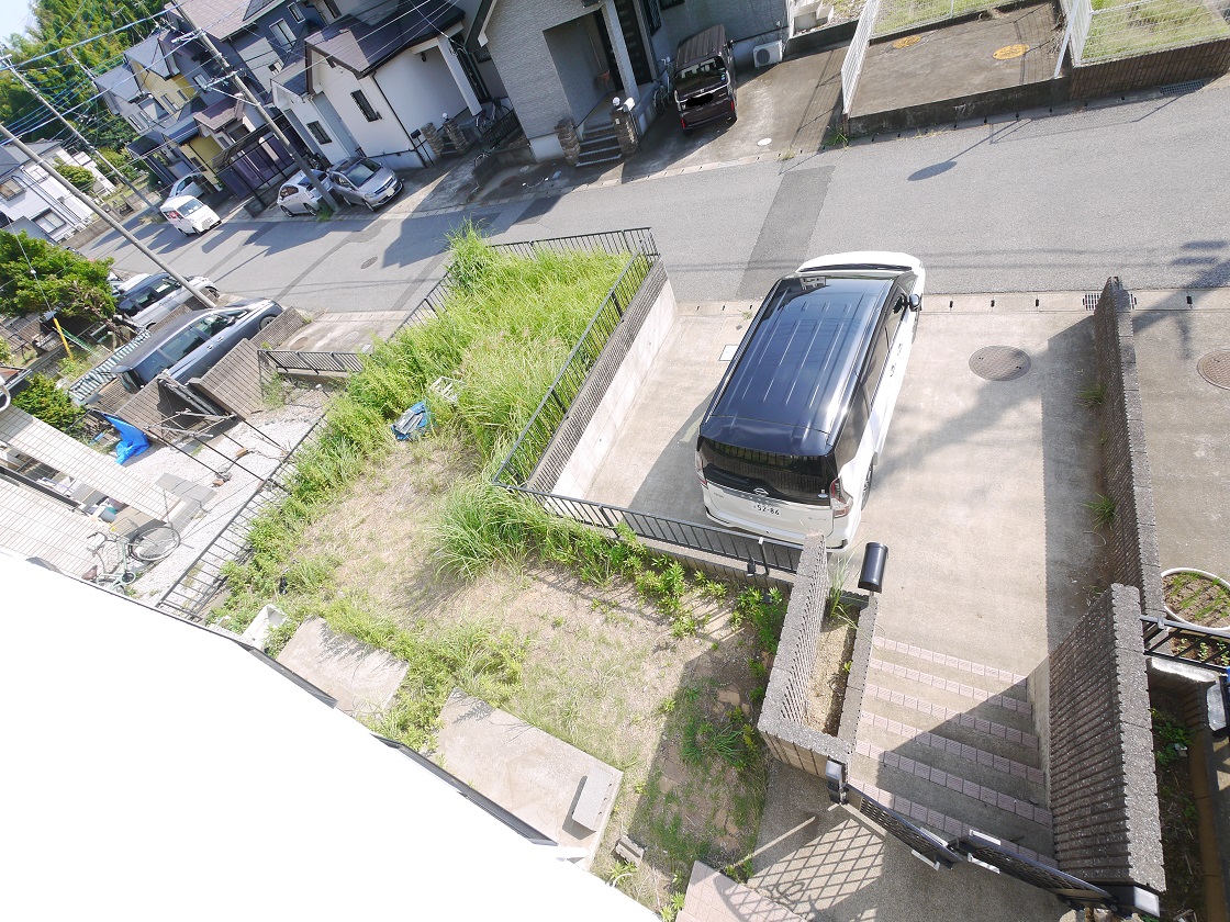 ゆとりの敷地で休日にはガーデニングやバーベキューも楽しめます