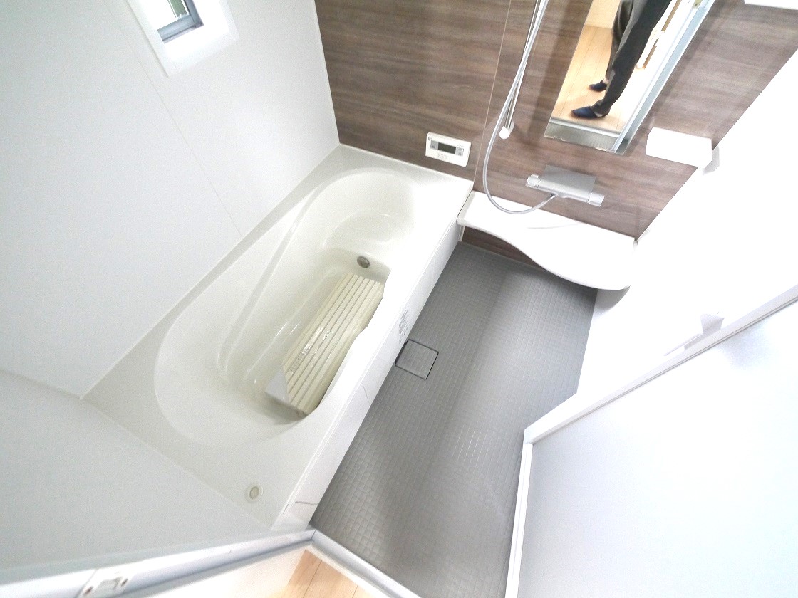 一日の疲れを癒す浴室は広々1坪以上 雨の日のお洗濯にも大活躍な浴室乾燥機付