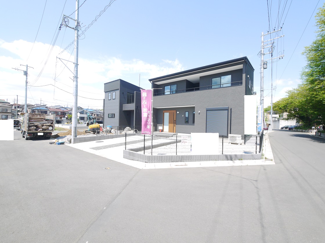 前面道路です