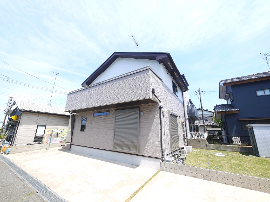 たっぷりの陽光に包まれる明るい住まい